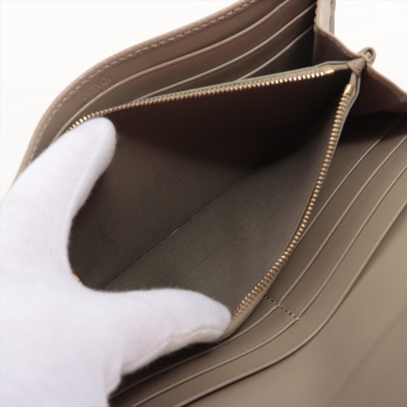 FENDI Continental Biege Leather Wallet - Picture 10 of 12